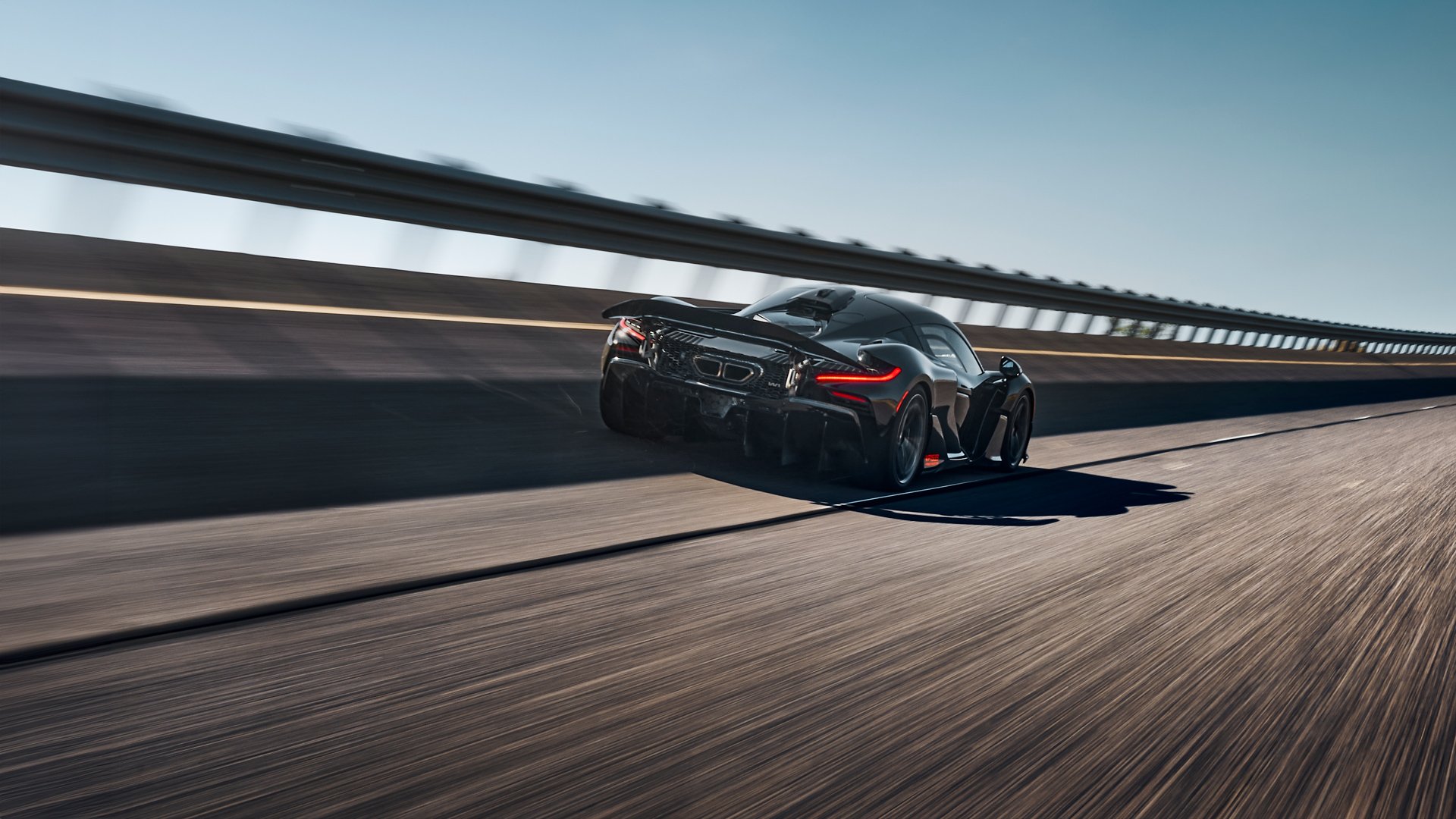 McLaren W1 Hot Weather Testing in Arizona